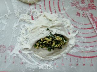 发面韭菜鹅蛋馅饼的做法步骤:17