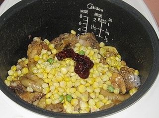 栗子鸡肉饭的做法步骤:2