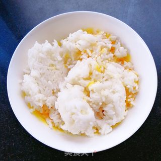 黄金炒饭的做法步骤:4