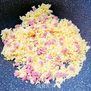 黄金炒饭的做法步骤:7