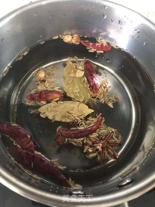 五香卤鹌鹑蛋的做法步骤:3