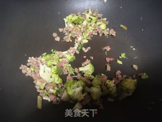 西兰花瘦肉粥的做法步骤：2