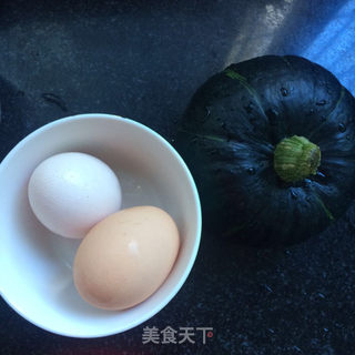 南瓜蒸蛋的做法步骤：1