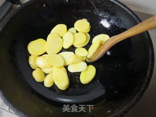 鲜土豆面的做法步骤:4