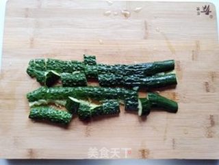 黄瓜拌素鸡的做法步骤:3
