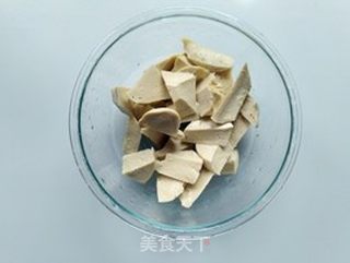 黄瓜拌素鸡的做法步骤:5