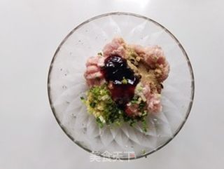 韭菜虾米鲜肉水饺的做法步骤:4