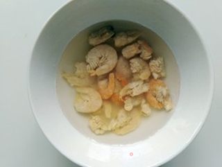 韭菜虾米鲜肉水饺的做法步骤:3