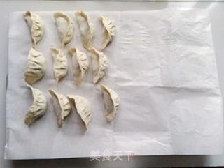 韭菜虾米鲜肉水饺的做法步骤:9