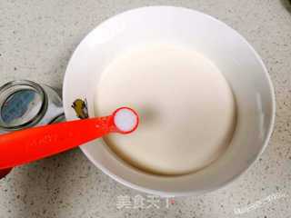 这款包子不用发面也能做,皮薄劲道还爽滑的做法步骤:2
