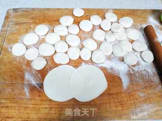 这款包子不用发面也能做,皮薄劲道还爽滑的做法步骤:8