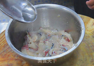 麻辣水煮鱼的做法步骤:2