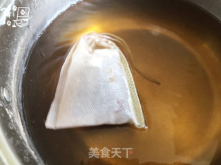 酒鬼花生的做法步骤:2
