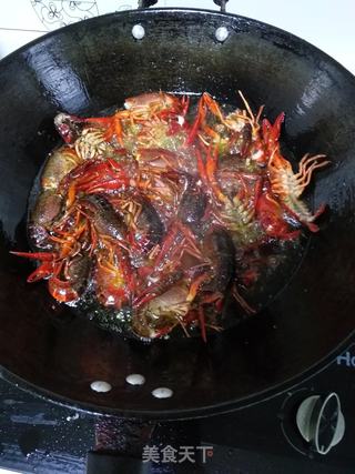 麻辣十三香小龙虾的做法步骤:2