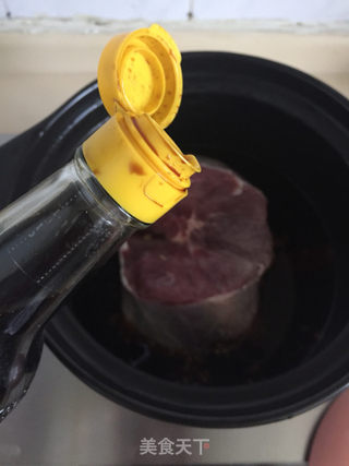 卤牛肉的做法步骤：4