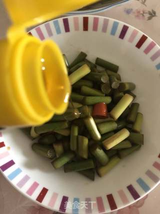 腌蒜苔的做法步骤:9