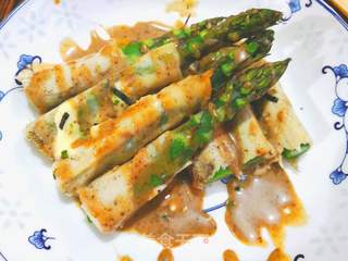 芦笋鸡肉卷的做法步骤:8