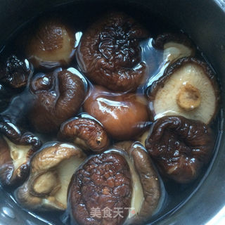 清炖香菇鸡汤的做法步骤：3