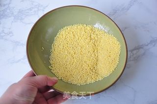 小米蒸蛋糕的做法步骤:2