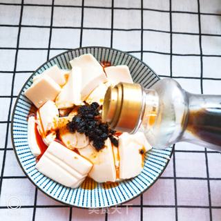 5分钟轻松搞定的凉拌内酯豆腐|好吃的添盘|老人都能嚼的动的做法步骤:2