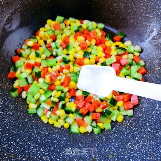 胡萝卜玉米黄瓜盅的做法步骤:10