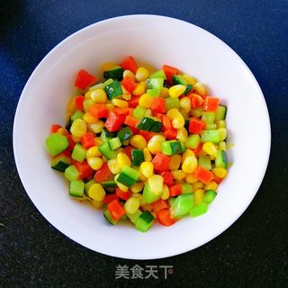 胡萝卜玉米黄瓜盅的做法步骤:11