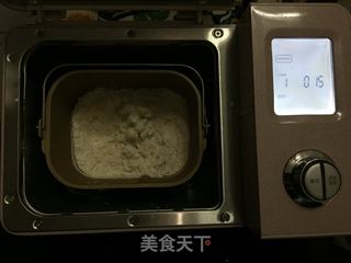 小兔子乖乖面包的做法步骤：2