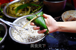 我不小心把粽子做的太好吃了怎么办?片片粽叶情,苦荞祝安康的做法步骤:11