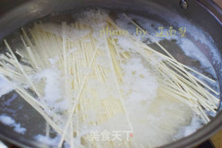 香菇虾仁面的做法步骤:5