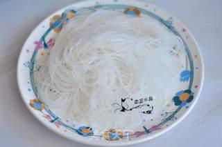 龙虾尾蒜蓉粉丝的做法步骤：1