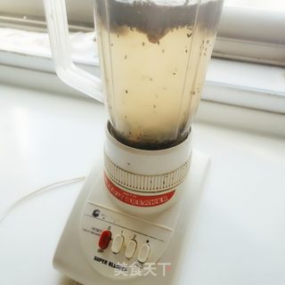 核桃黑芝麻糊的做法步骤:2