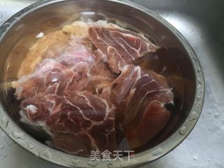 家常卤牛肉的做法步骤：1