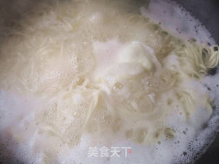 清汤面的做法步骤:3