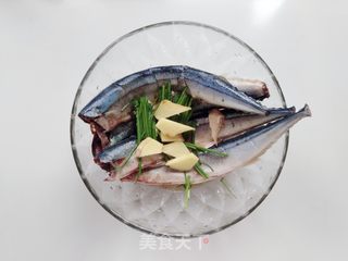 香辣烤秋刀鱼的做法步骤:3