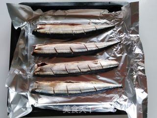 香辣烤秋刀鱼的做法步骤:4
