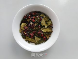 麻辣香卤小龙虾的做法步骤:2