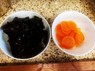 牛肉虾仁蔬菜面的做法步骤:5