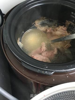 枸杞羊肉酸辣汤面的做法步骤:3