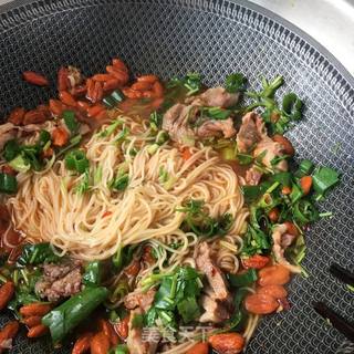 枸杞羊肉酸辣汤面的做法步骤:17