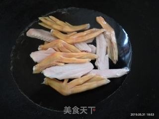 卤鸭脚、鸭翅的做法步骤：2