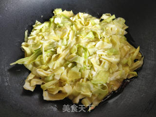 早餐卷心菜鸡蛋饼的做法步骤:4