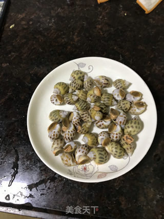 白灼花螺的做法步骤：1