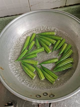 凉拌秋葵的做法步骤:5