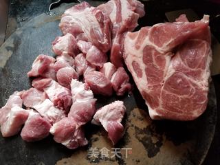 广式蛋黄香菇肉粽的做法步骤：1