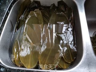 广式蛋黄香菇肉粽的做法步骤:5