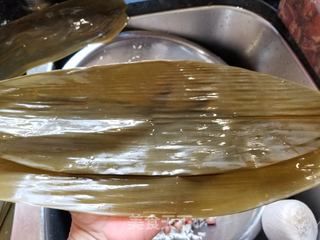 广式蛋黄香菇肉粽的做法步骤:13