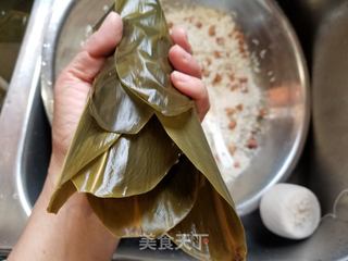 广式蛋黄香菇肉粽的做法步骤:20