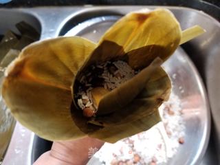 广式蛋黄香菇肉粽的做法步骤:22