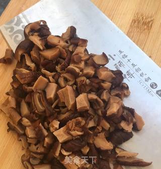 肉丁香菇辣酱的做法步骤:5