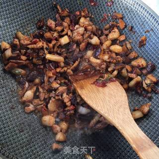 肉丁香菇辣酱的做法步骤:12